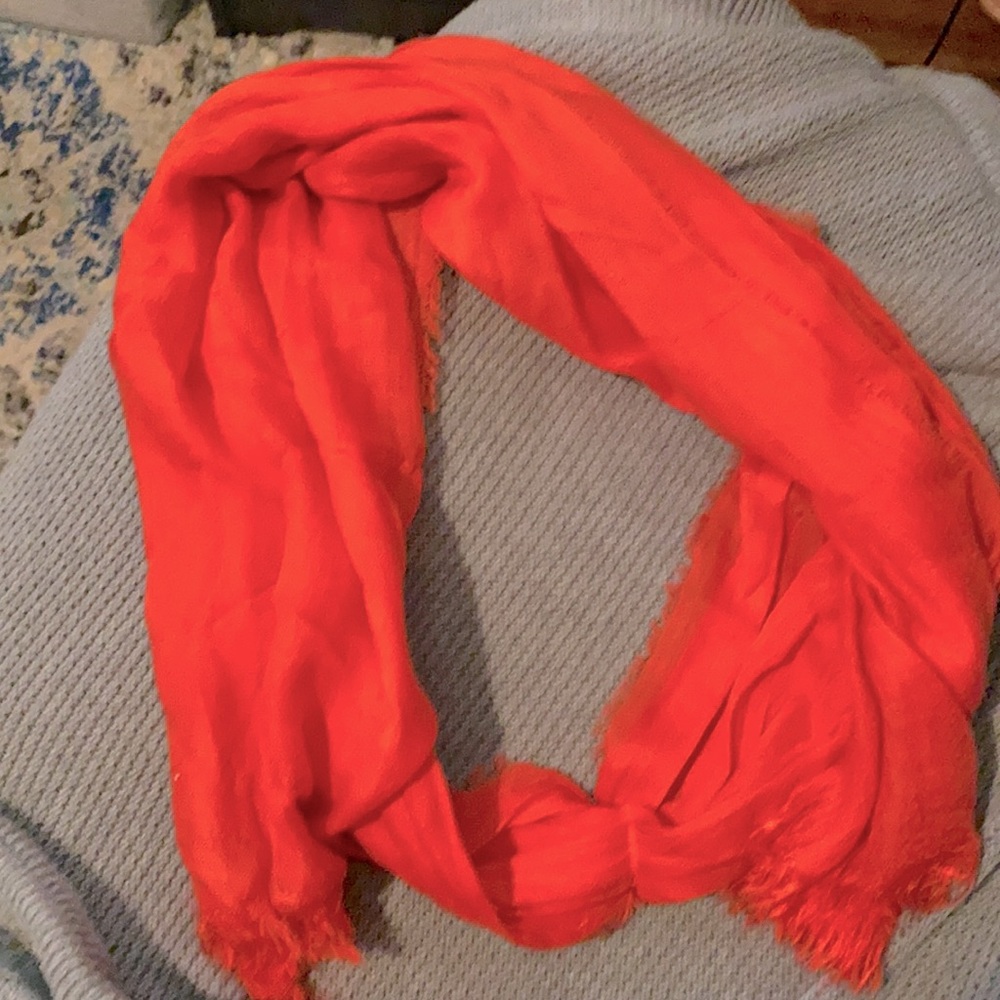 Beautiful lightweight scarf 🧣 3 for $10